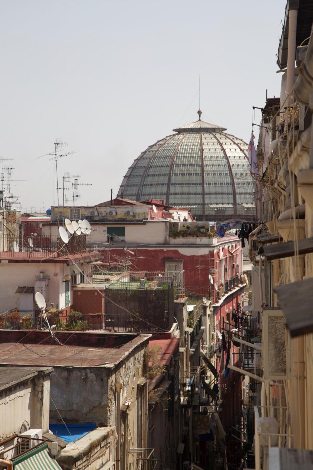 Da Nonna Lina Ai Quartieri Naples Exterior photo
